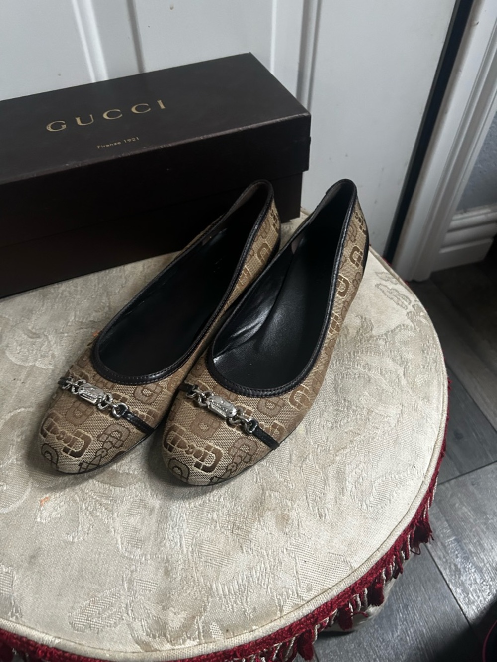 Gucci Brown Monogram Canvas Flats with Black Trim Sz 39. - Picture 8 of 16
